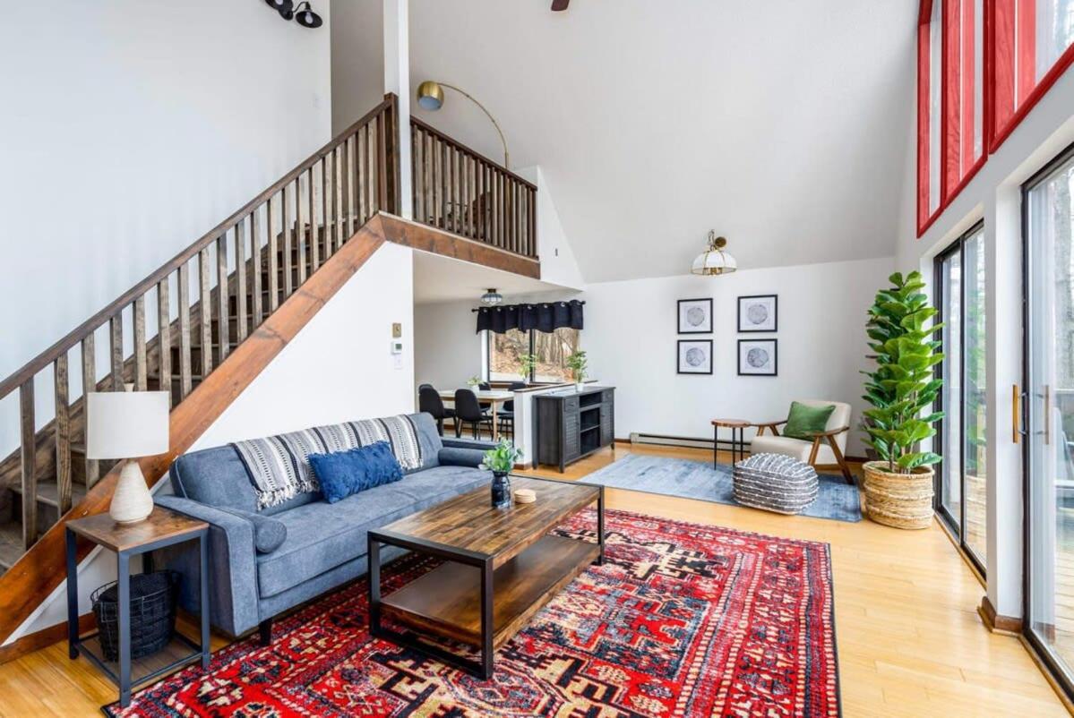 Modern Chalet Cabin W Hot Tub, Deck&Grill, & Wifi! Inwood Exteriör bild